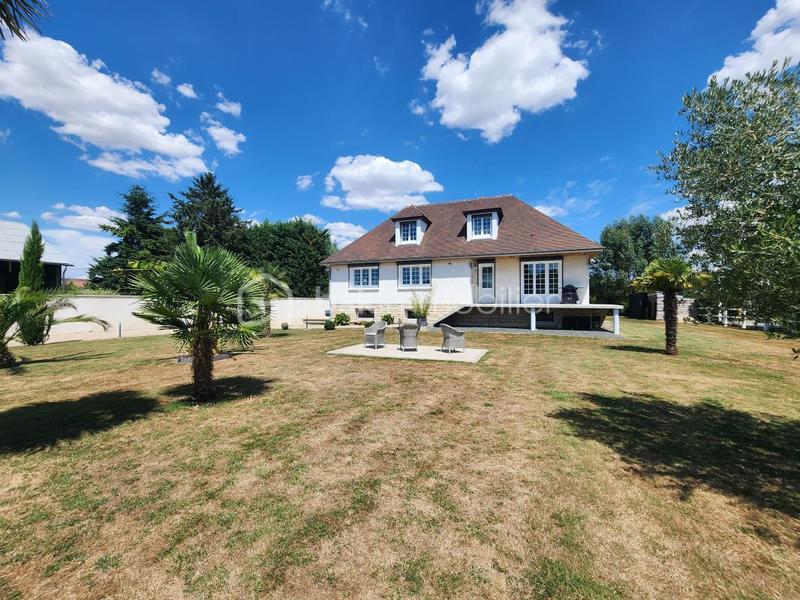 Maison traditionnelle - 138 m² - 6 pièces