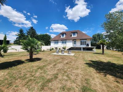 Maison traditionnelle - 138 m² - 6 pièces