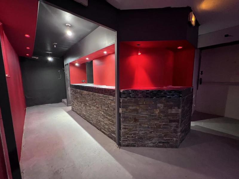 Local commercial - 163 m² - 7 pièces