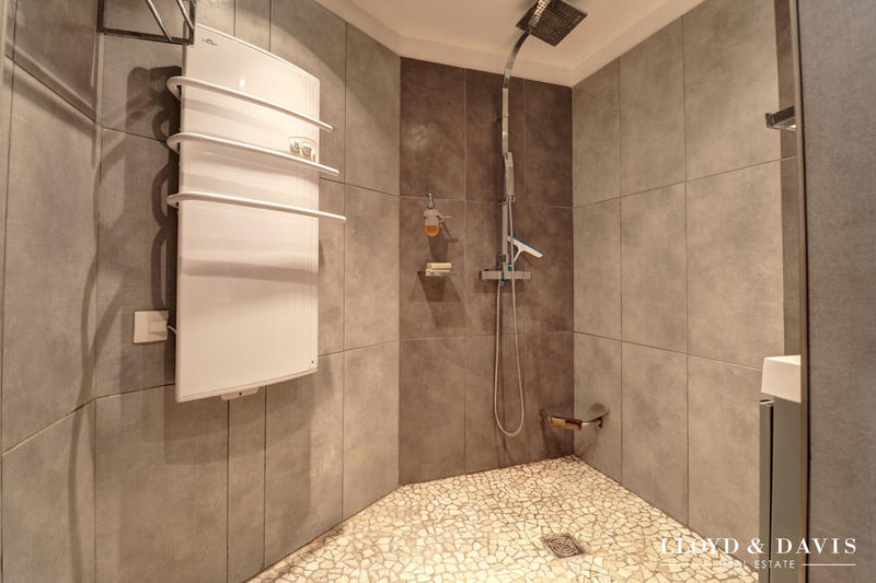 Maison - 194 m² - 8 pièces