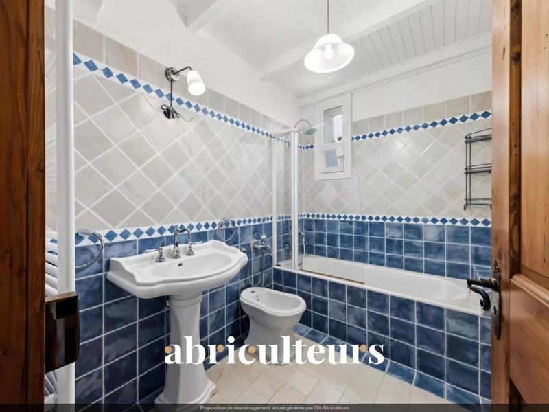 Mas - 345 m² - 11 pièces