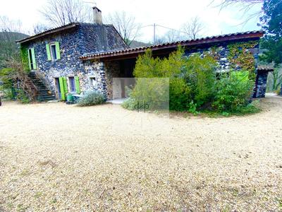 Maison - 200 m² - 8 pièces