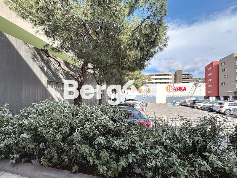 Local commercial - 325 m²