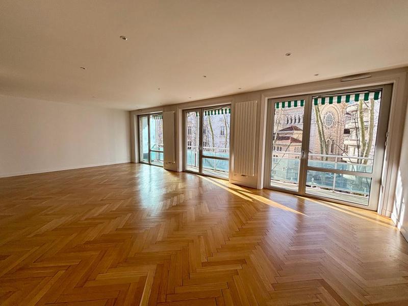 Appartement - 134 m² - 4 pièces