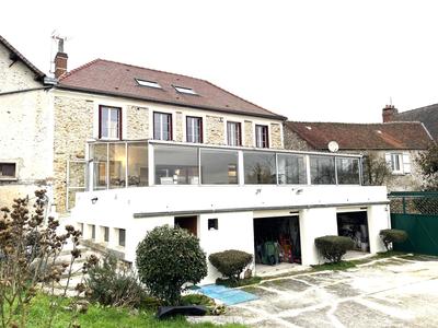 Maison - 250 m² - 8 pièces