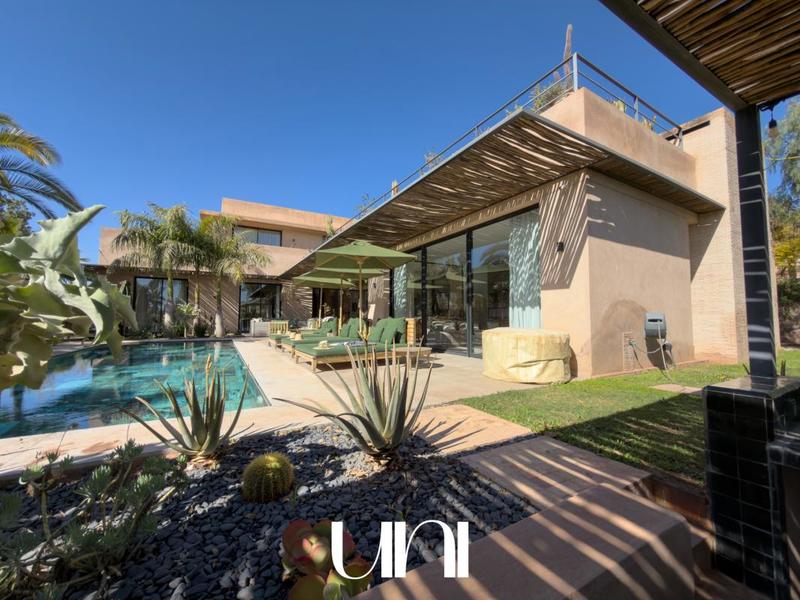 Villa - 640 m² - 11 pièces