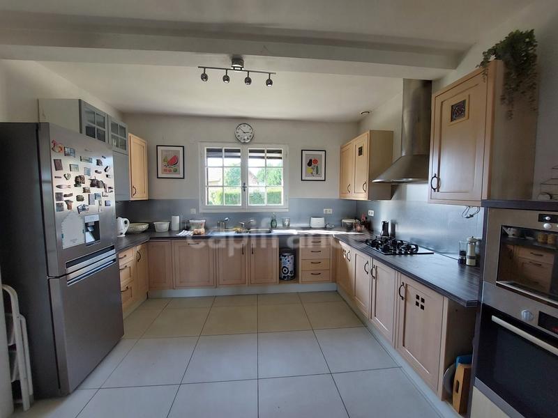 Maison - 244 m² - 8 pièces