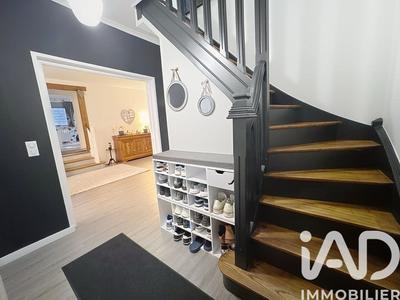 Maison - 180 m² - 9 pièces