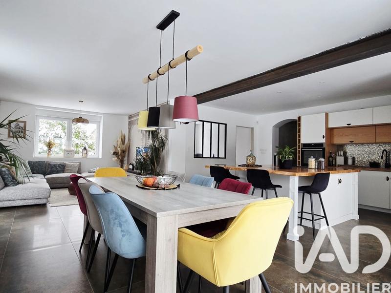 Maison - 235 m² - 7 pièces