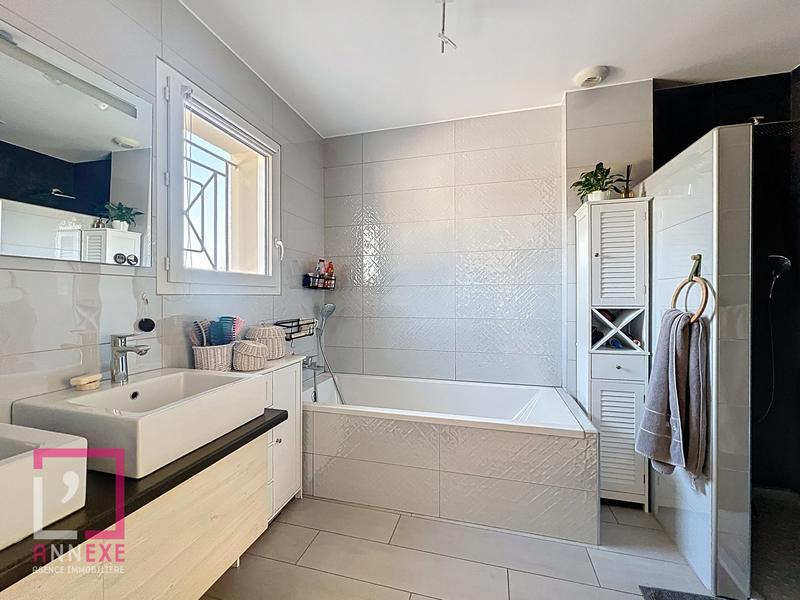 Maison - 125 m² - 5 pièces