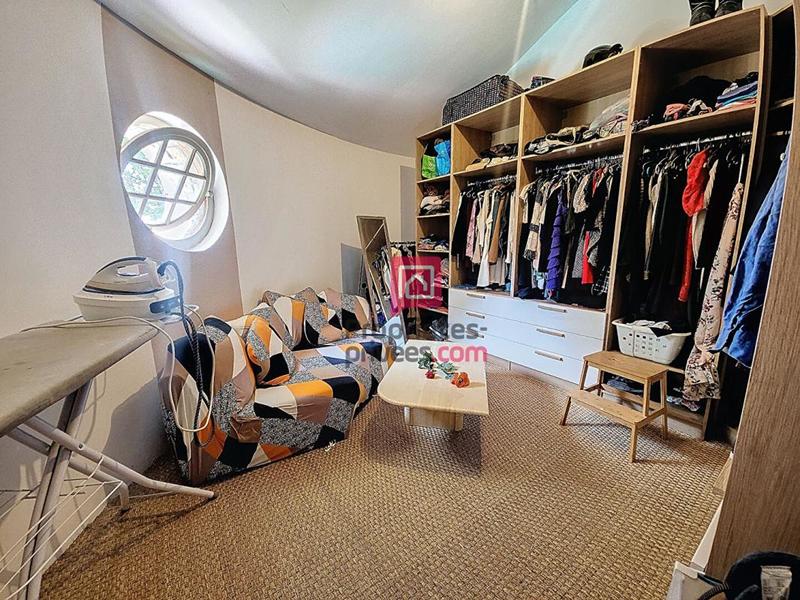 Villa - 220 m² - 9 pièces