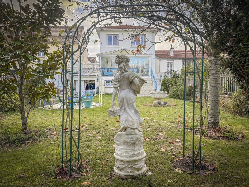 Maison - 131 m² - 8 pièces