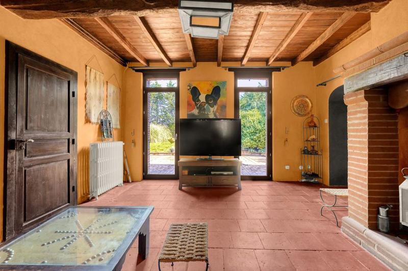 Maison - 300 m² - 11 pièces