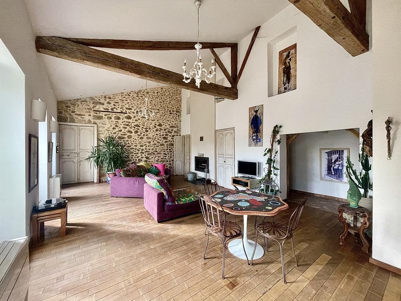 Maison - 406 m² - 8 pièces