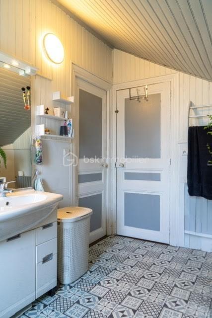 Maison traditionnelle - 73 m² - 4 pièces