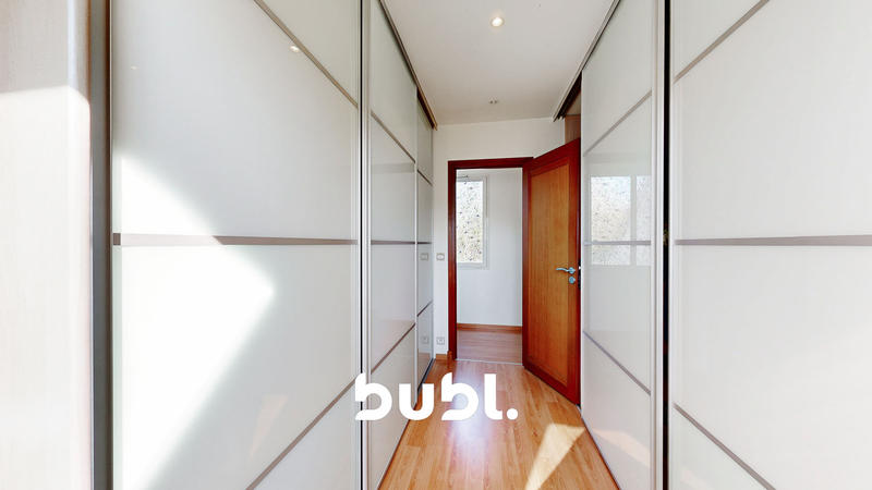 Maison - 302 m² - 12 pièces