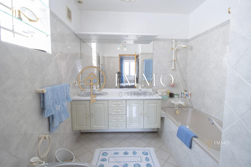 Maison - 190 m² - 7 pièces