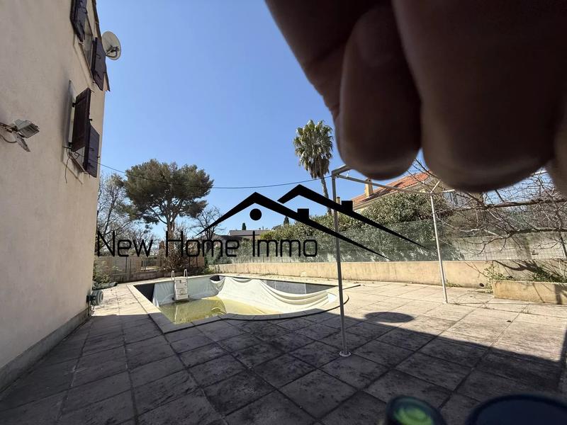 Villa - 180 m² - 5 pièces