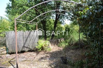 Maison - 696 m² - 30 pièces