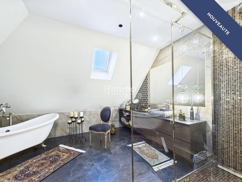 Maison - 378 m² - 7 pièces