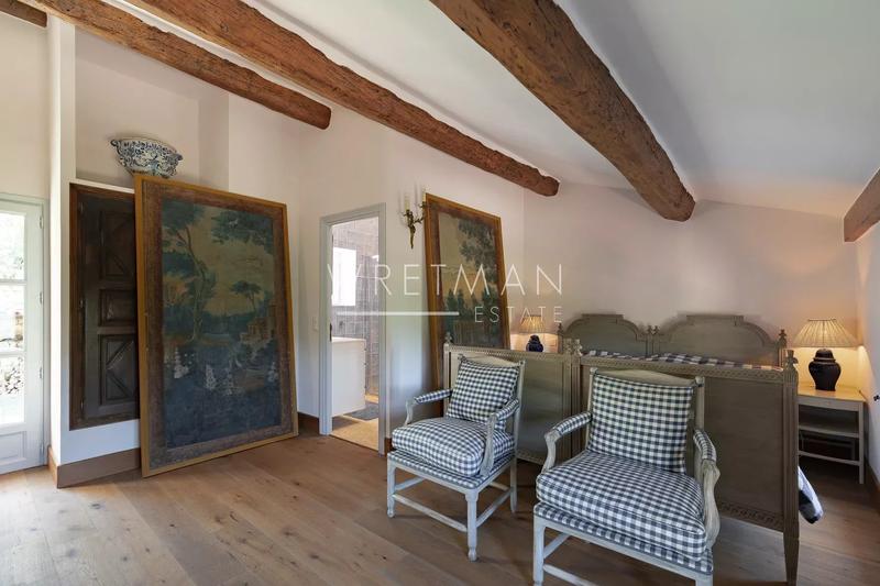 Villa - 270 m² - 7 pièces