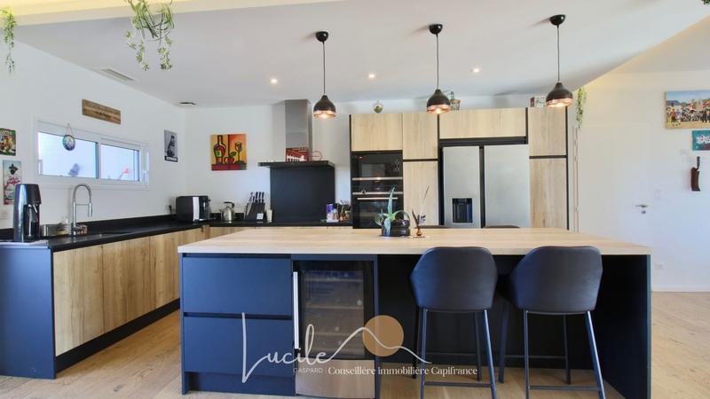 Maison - 184 m² - 6 pièces