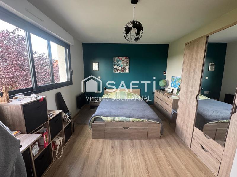 Maison - 236 m² - 8 pièces