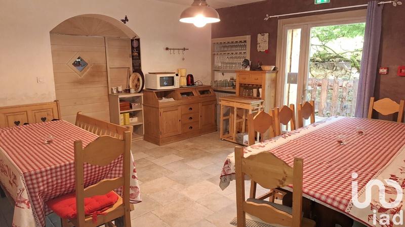 Maison - 391 m² - 15 pièces