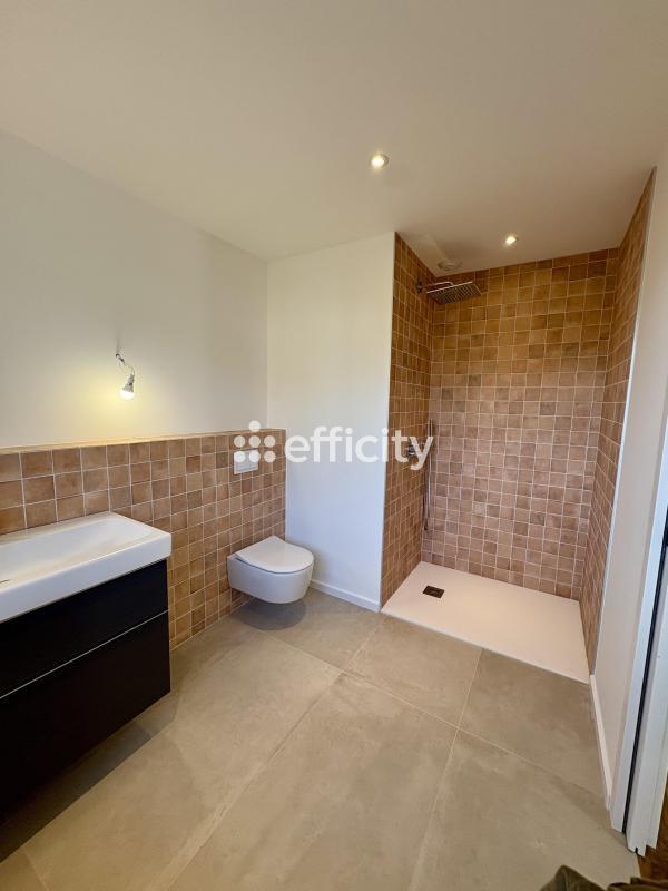 Pavillon - 265 m² - 7 pièces