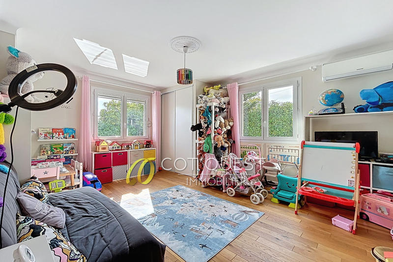 Maison - 207 m² - 6 pièces