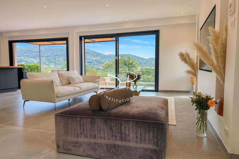 Maison - 99 m² - 4 pièces