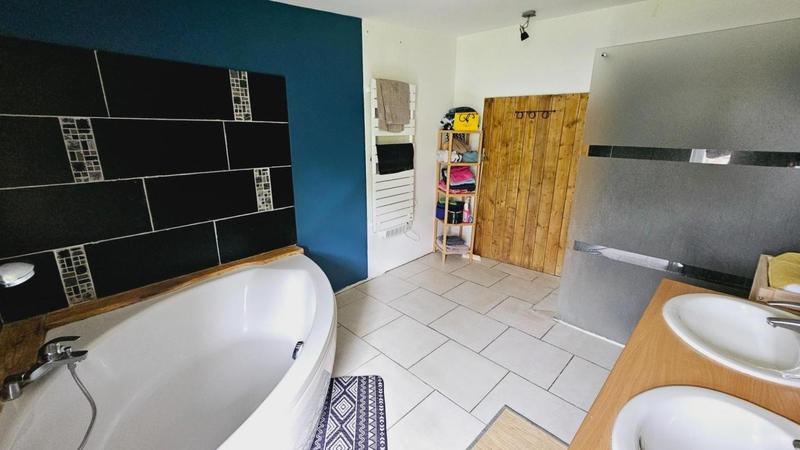 Corps de ferme - 222 m² - 9 pièces