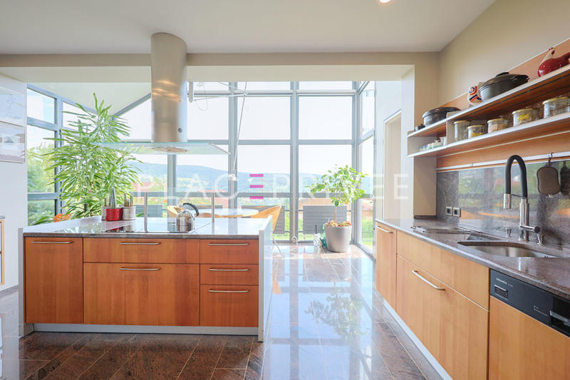 Maison - 188 m² - 5 pièces