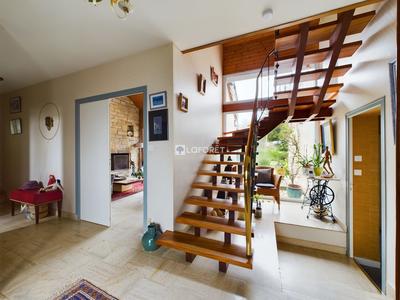 Maison - 213 m² - 8 pièces