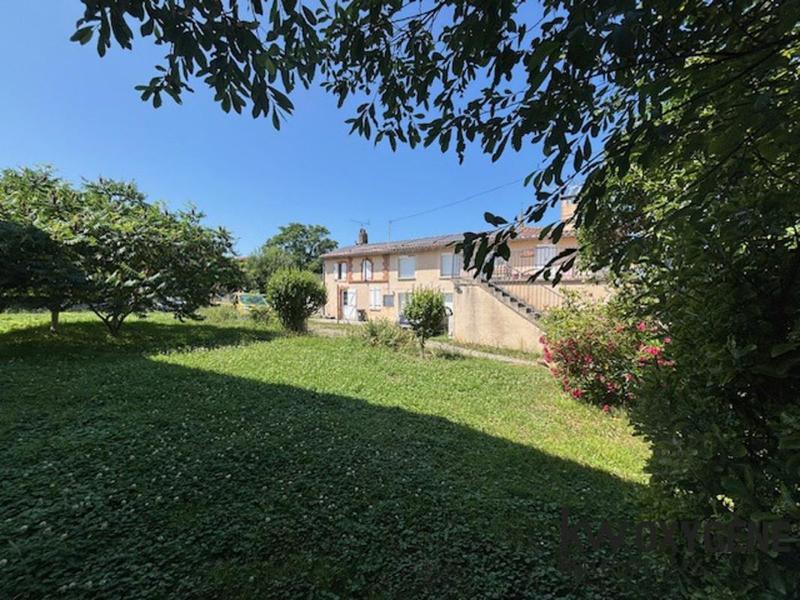 Maison - 221 m² - 9 pièces