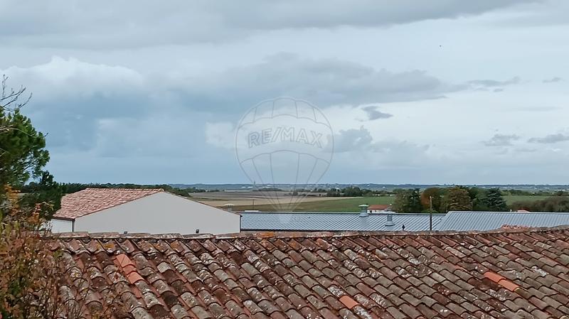 Maison - 280 m² - 8 pièces