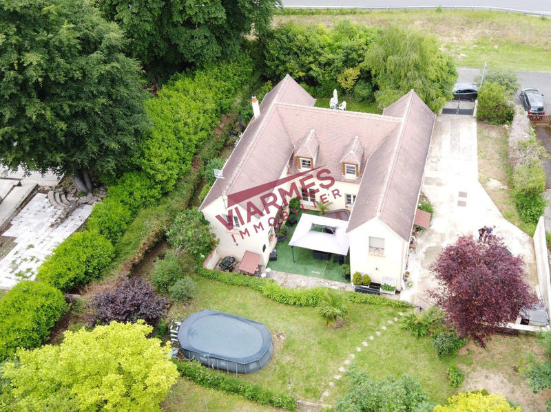 Maison - 196 m² - 8 pièces