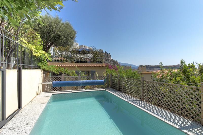 Maison - 211 m² - 8 pièces