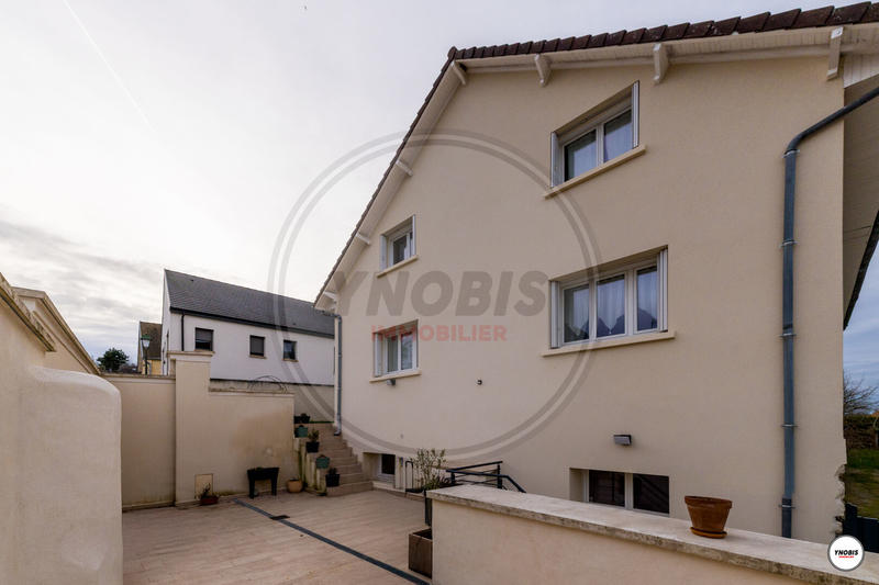 Maison - 164 m² - 8 pièces