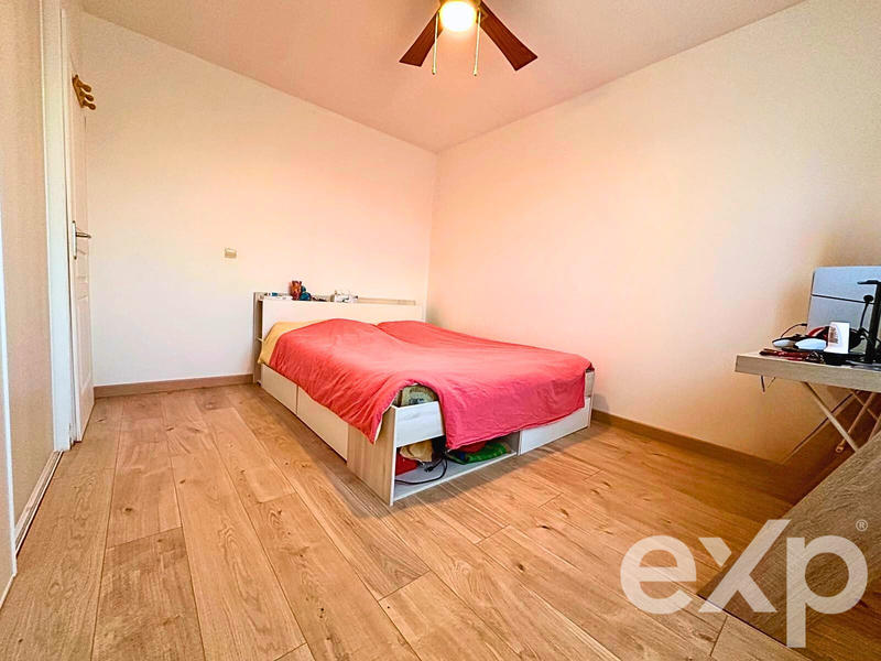 Maison - 170 m² - 9 pièces