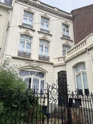 Maison - 214 m² - 7 pièces