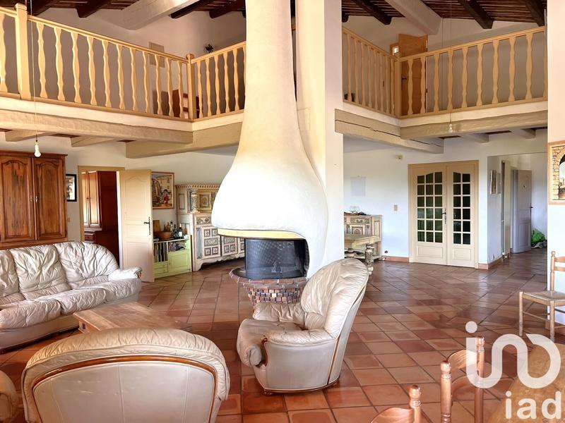 Maison - 520 m² - 11 pièces