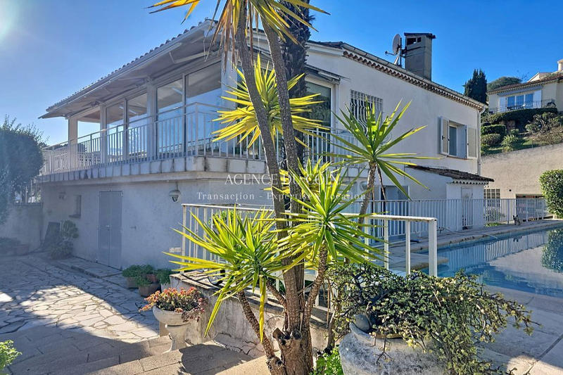 Maison - 199 m² - 7 pièces