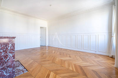 Appartement - 150 m² - 6 pièces