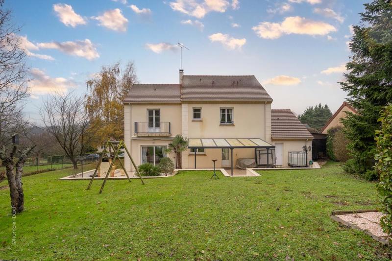 Maison - 181 m² - 8 pièces