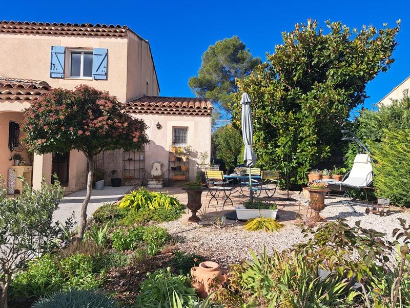 Maison - 92 m² - 4 pièces