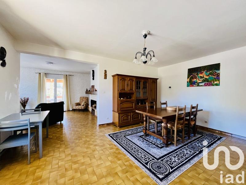 Maison - 223 m² - 9 pièces