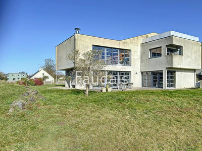 Maison - 358 m² - 9 pièces