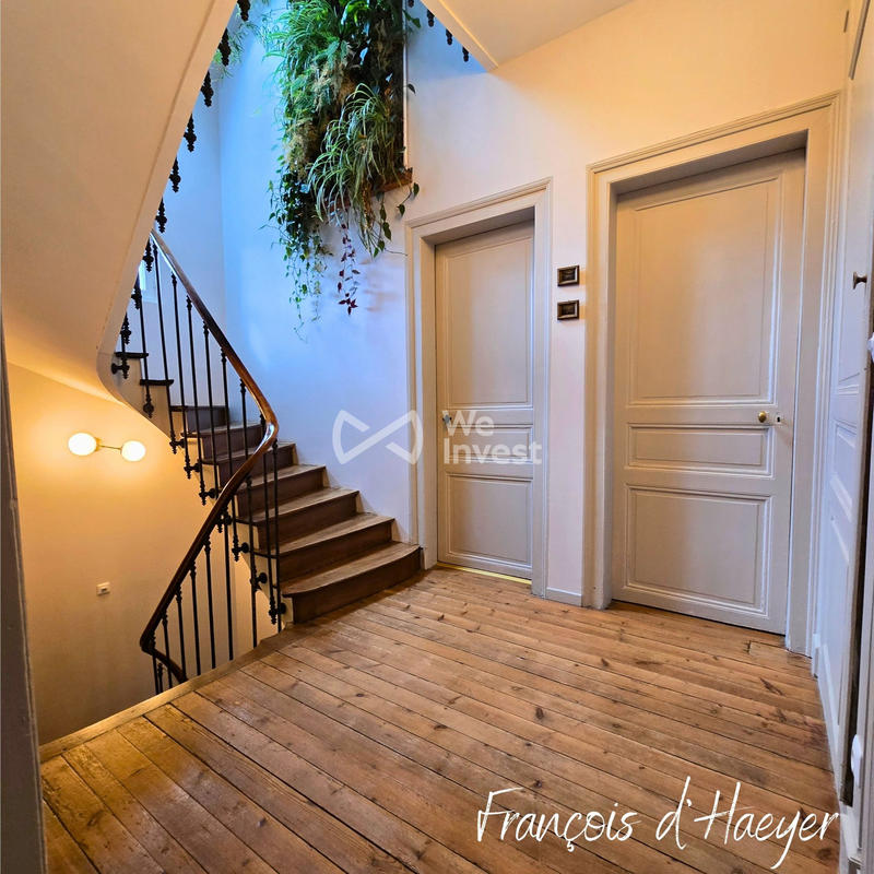 Maison - 310 m² - 9 pièces