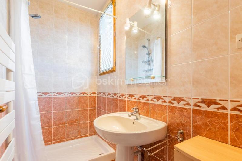 Demeure - 257 m² - 11 pièces